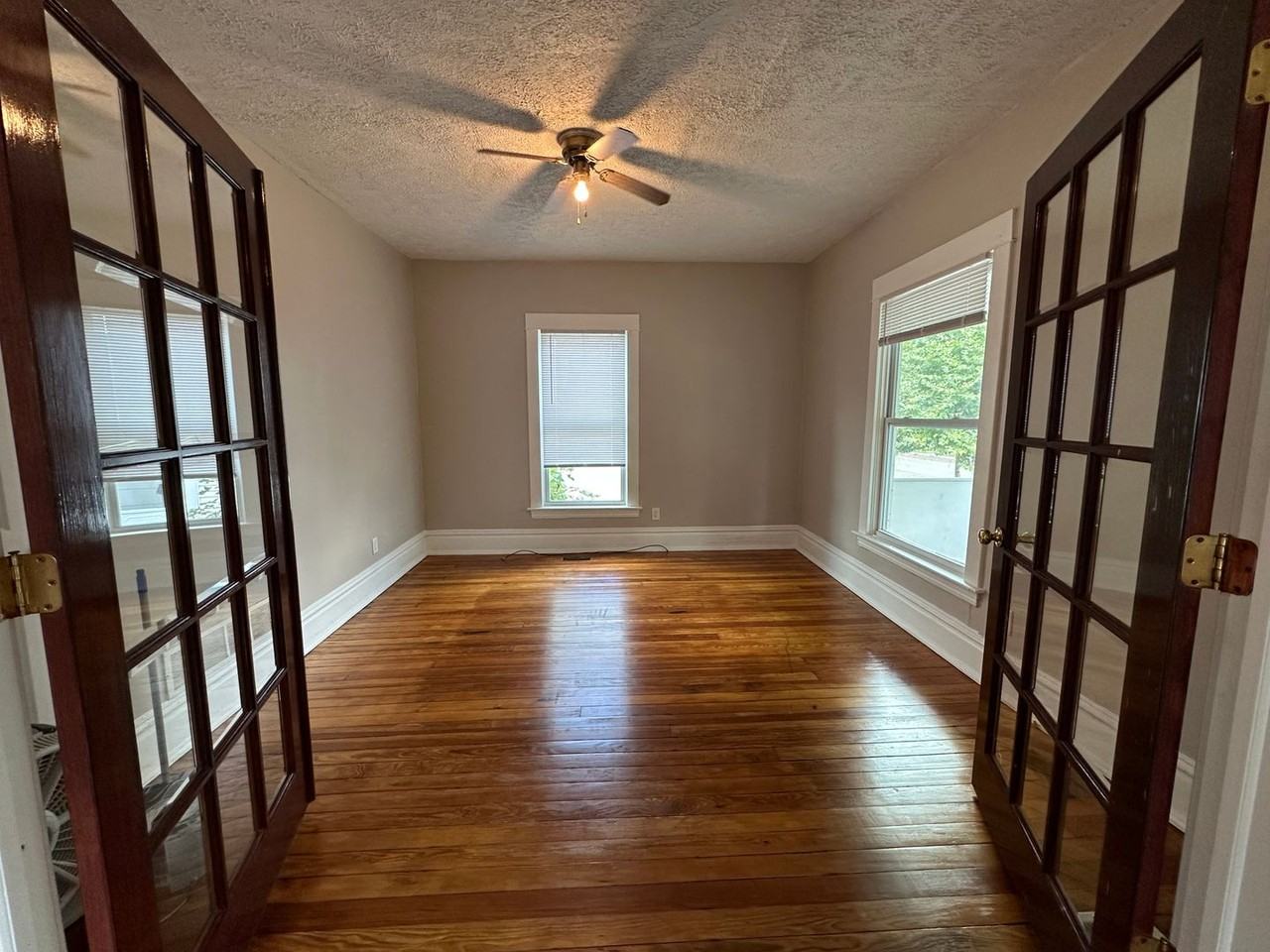 1503 North Ave Ne - Photo 3 of 14