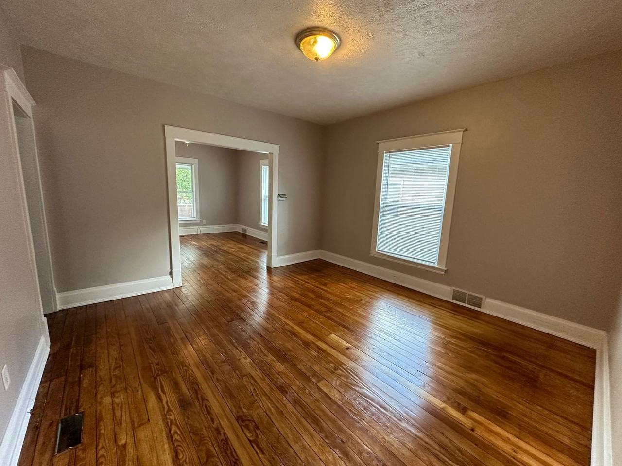 1503 North Ave Ne - Photo 4 of 14