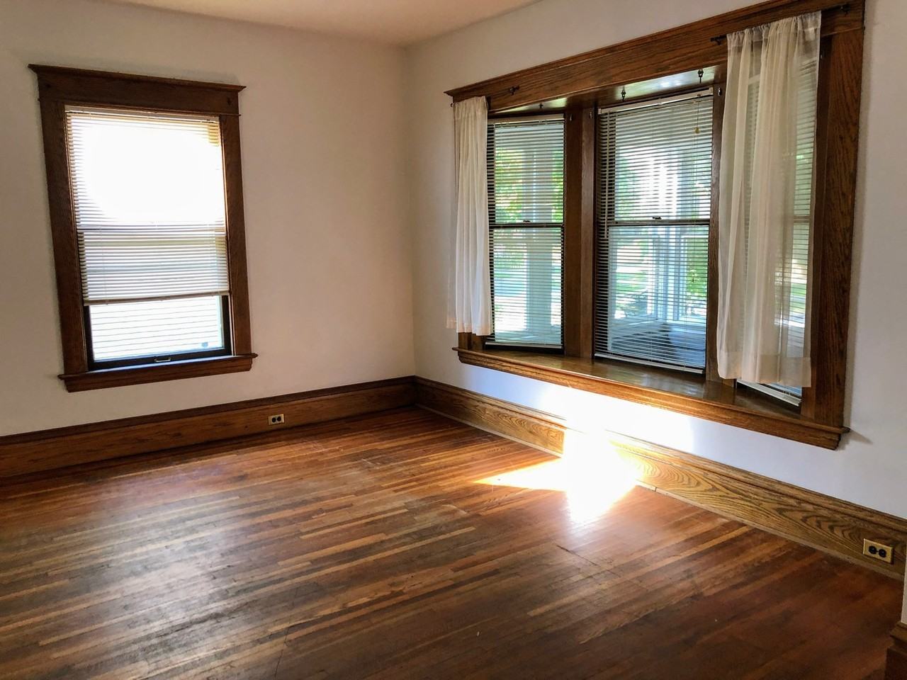 338 Hampton Ave Se - Photo 2 of 16