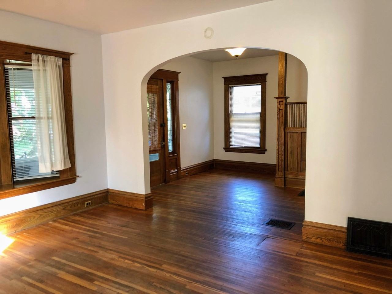 338 Hampton Ave Se - Photo 3 of 16