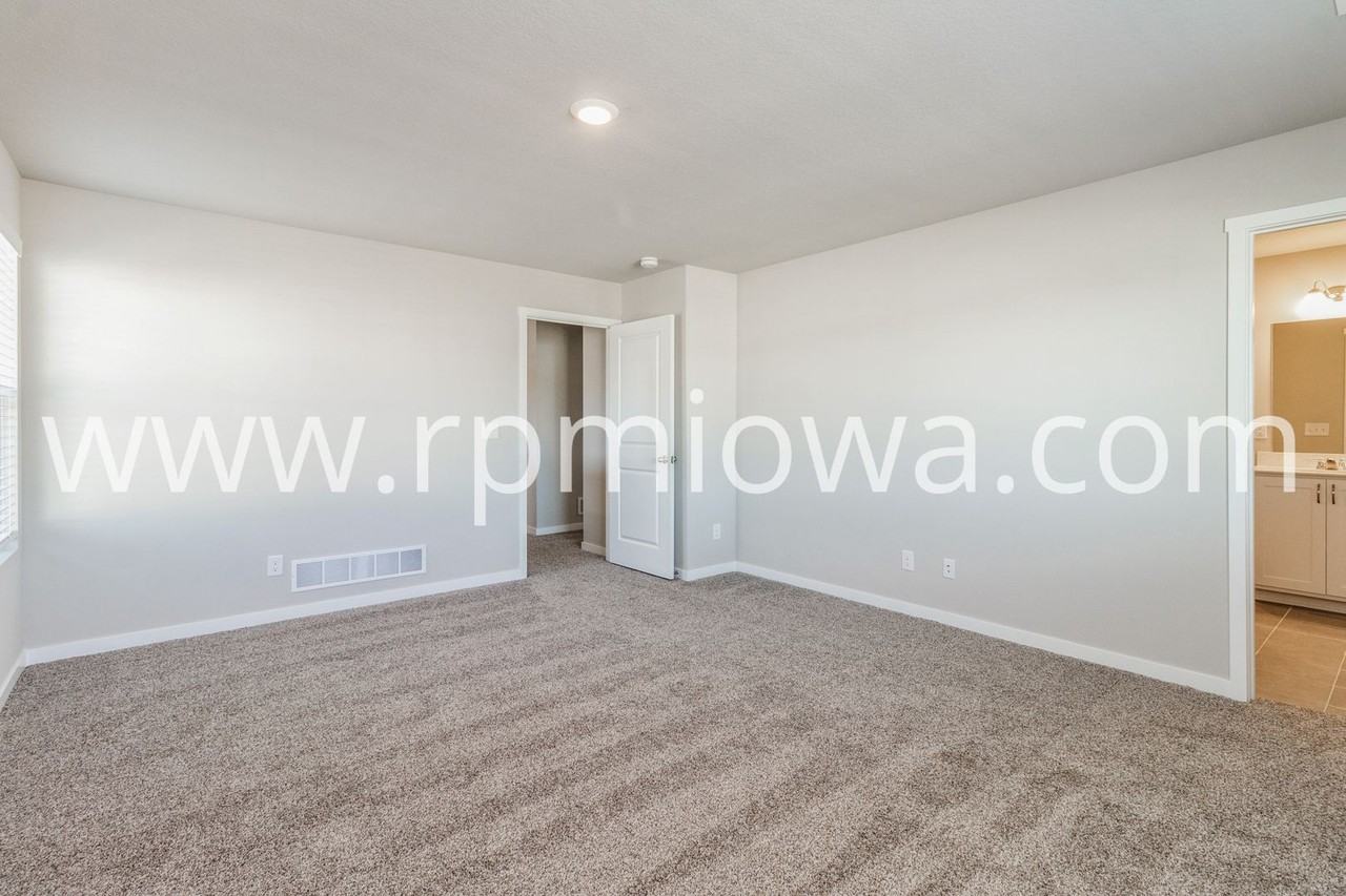 2403 Sw 23rd St - Photo 6 of 16
