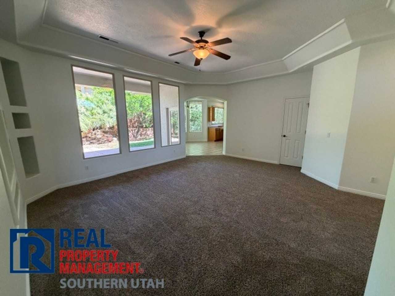 1606 N Raven Ln - Photo 2 of 16