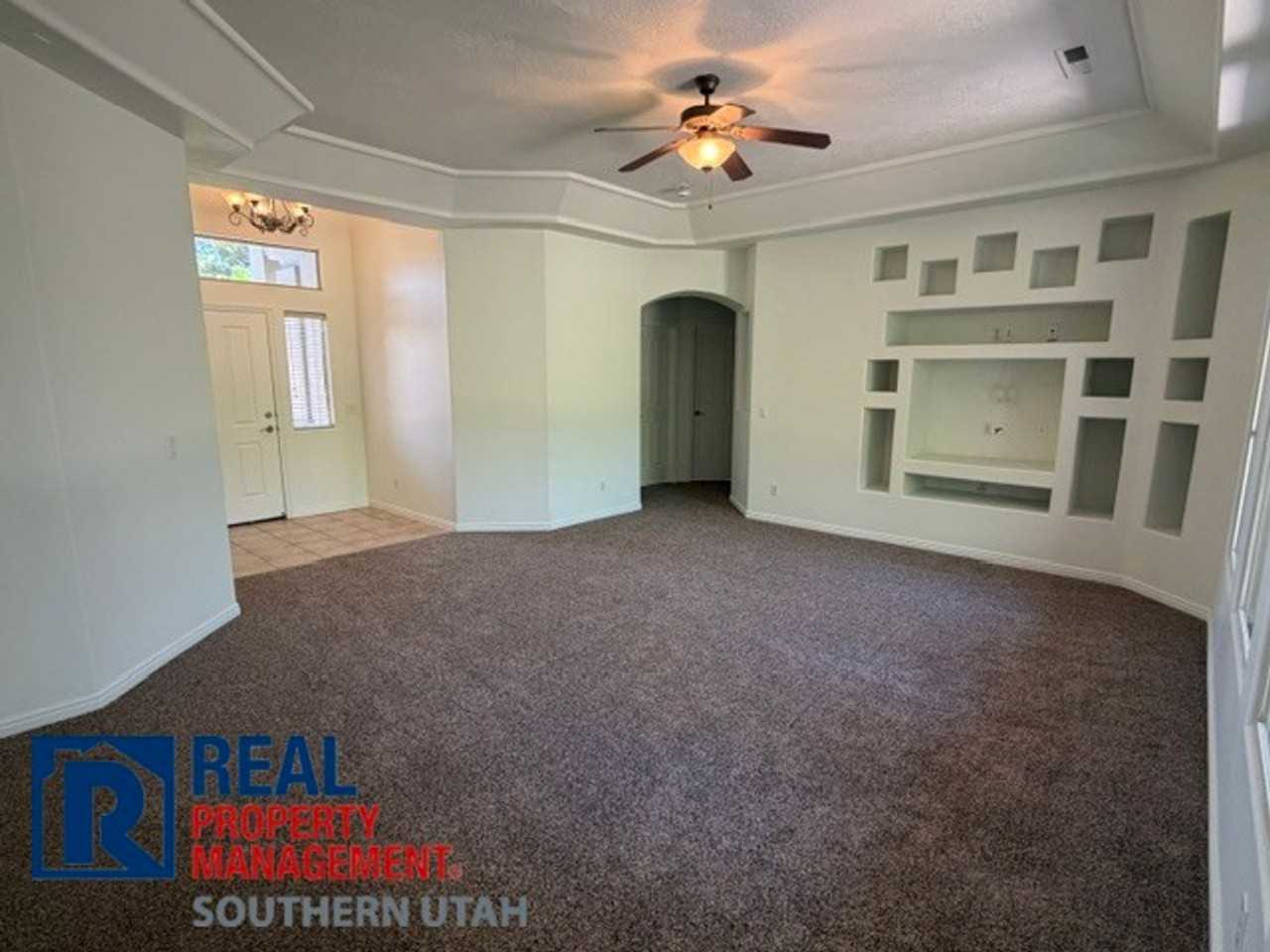 1606 N Raven Ln - Photo 3 of 16