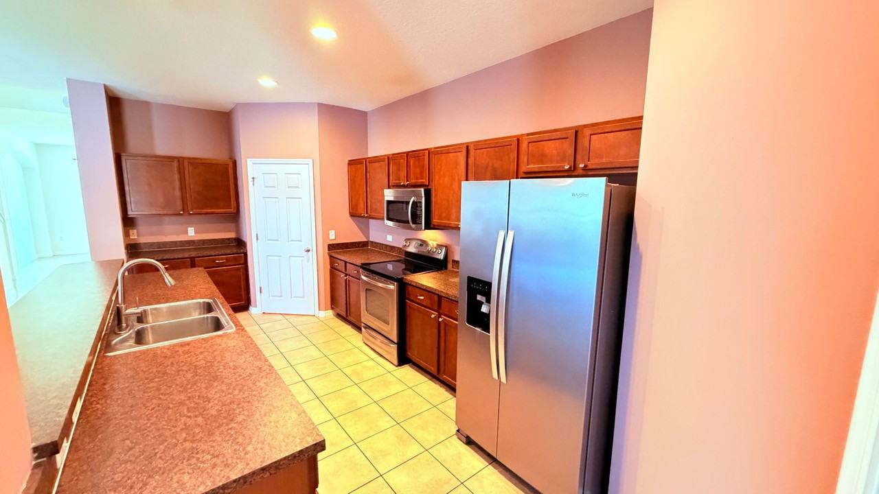 4067 Knott Dr - Photo 3 of 50