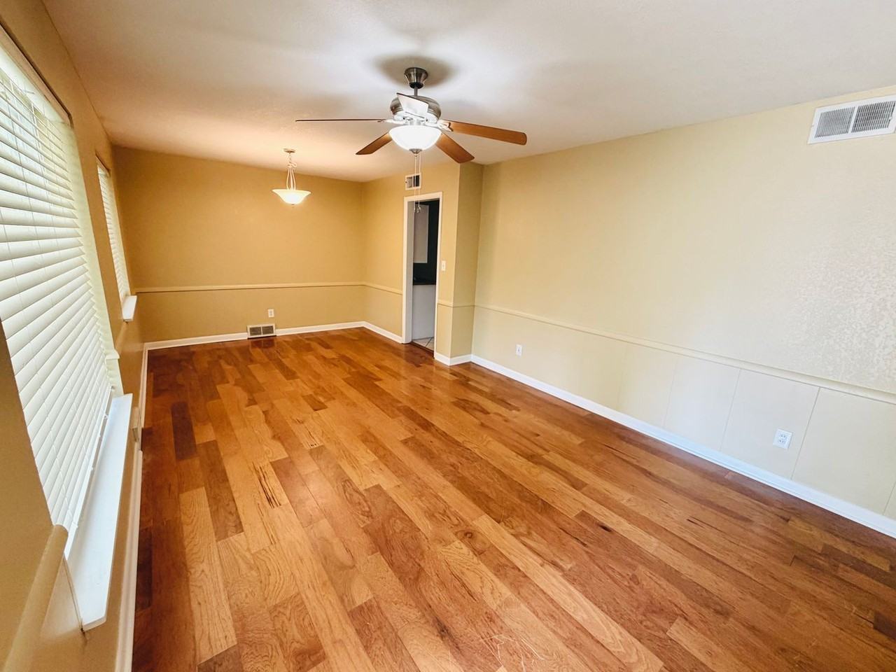 2025 Nw 46th St - Photo 3 of 13