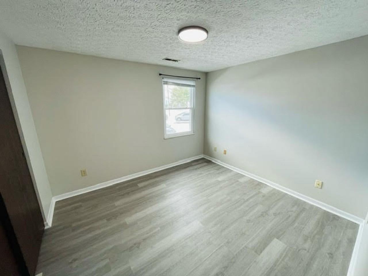 4229 Briarwood Dr #4 - Photo 5 of 21