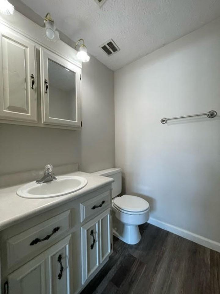 4229 Briarwood Dr #4 - Photo 6 of 21