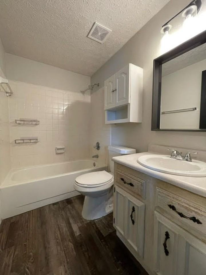 4229 Briarwood Dr #4 - Photo 7 of 21