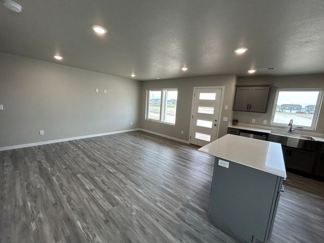 3828 Scorpio Dr - Photo 4 of 23