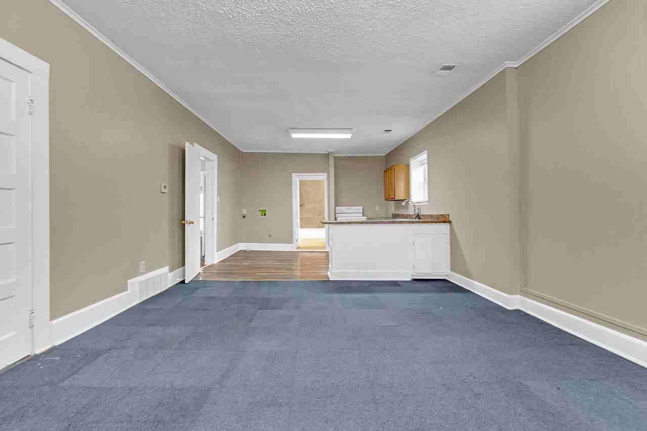 410 Boston St - Photo 3 of 15