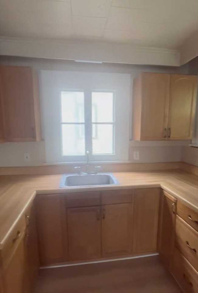 99 Cummings St - Photo 3 of 23