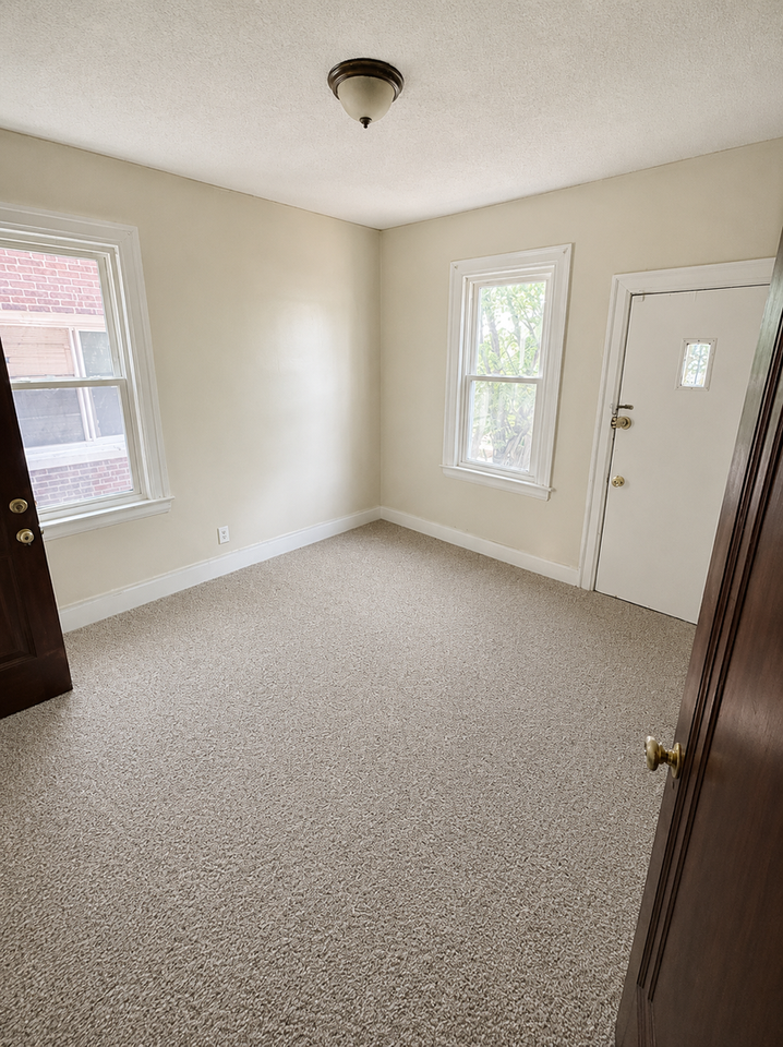 2669 Glendale St - Photo 7 of 9