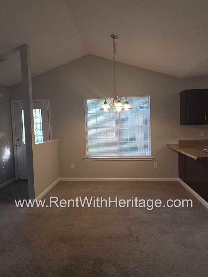 1484 Cain Ct N - Photo 7 of 26
