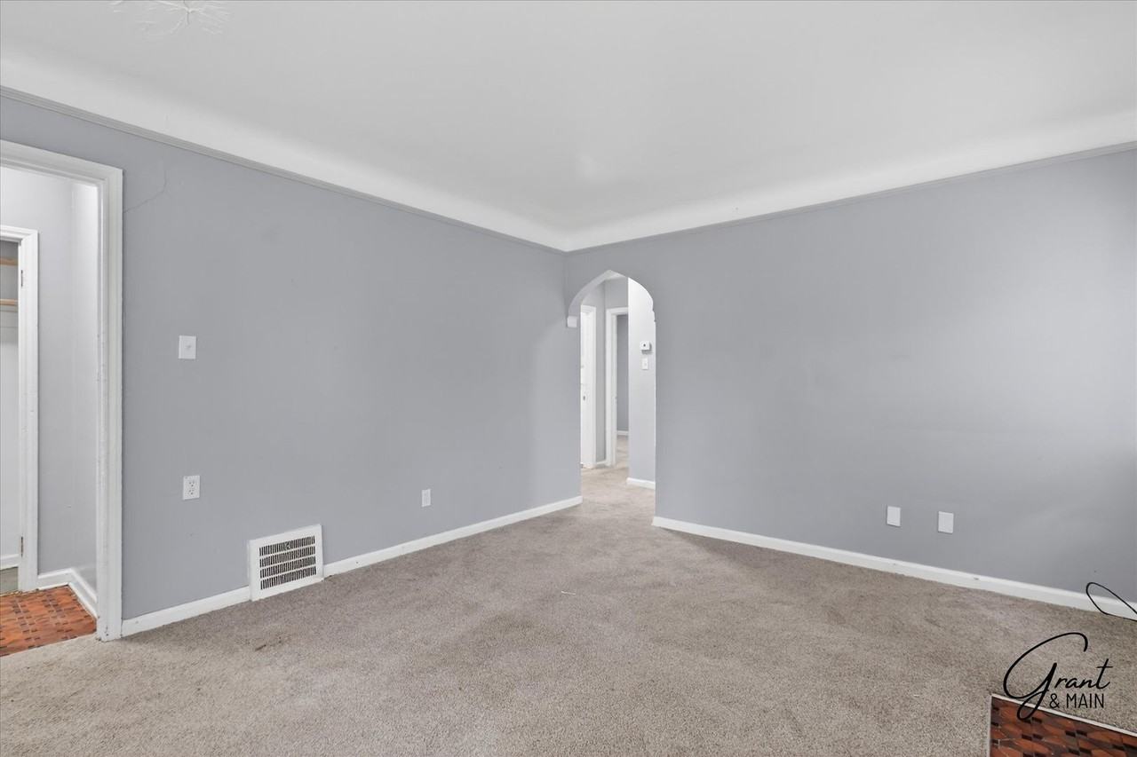 10644 Stratman St - Photo 3 of 20