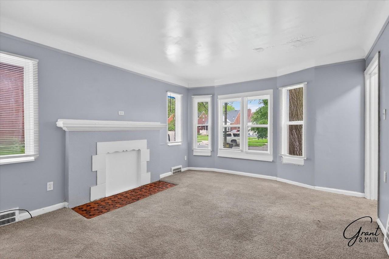 10644 Stratman St - Photo 5 of 20