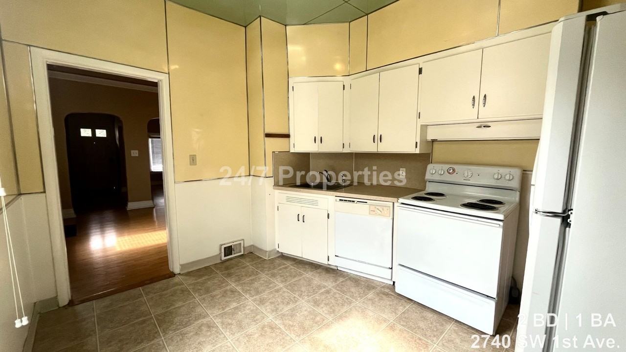 2740 Sw 1st Ave - Photo 6 of 14