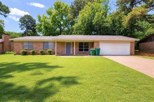 featured image of 104 San Saba Ln