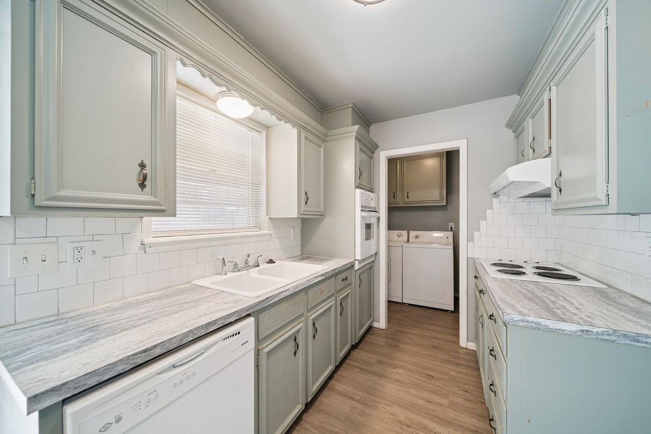 5824 E 35th St - Photo 5 of 13