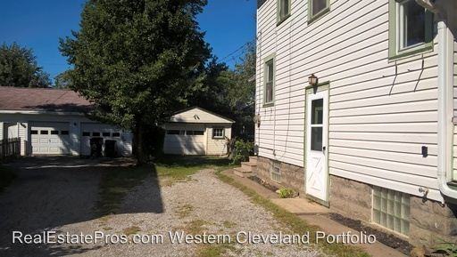 167 Fairlawn Ave - Photo 3 of 29