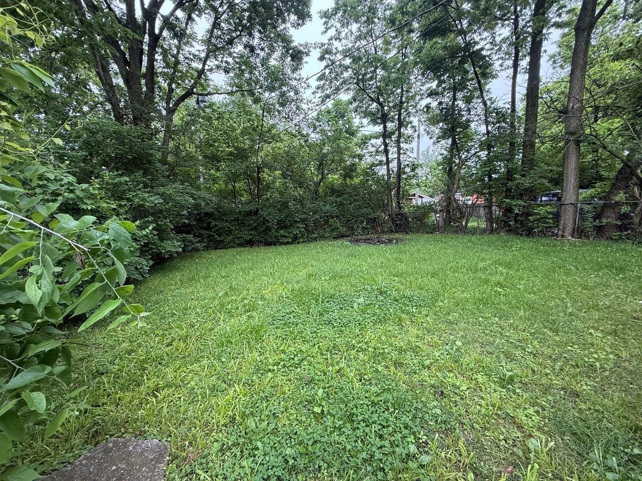 3149 N Gladstone Ave - Photo 3 of 11