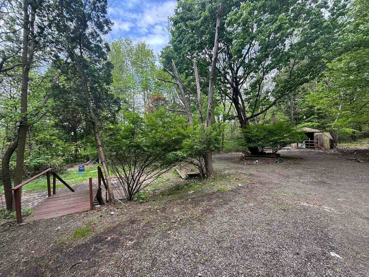 2470 Sunset Ave - Photo 2 of 19