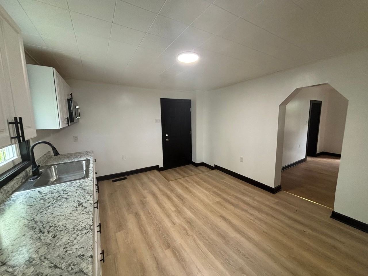 2470 Sunset Ave - Photo 3 of 19
