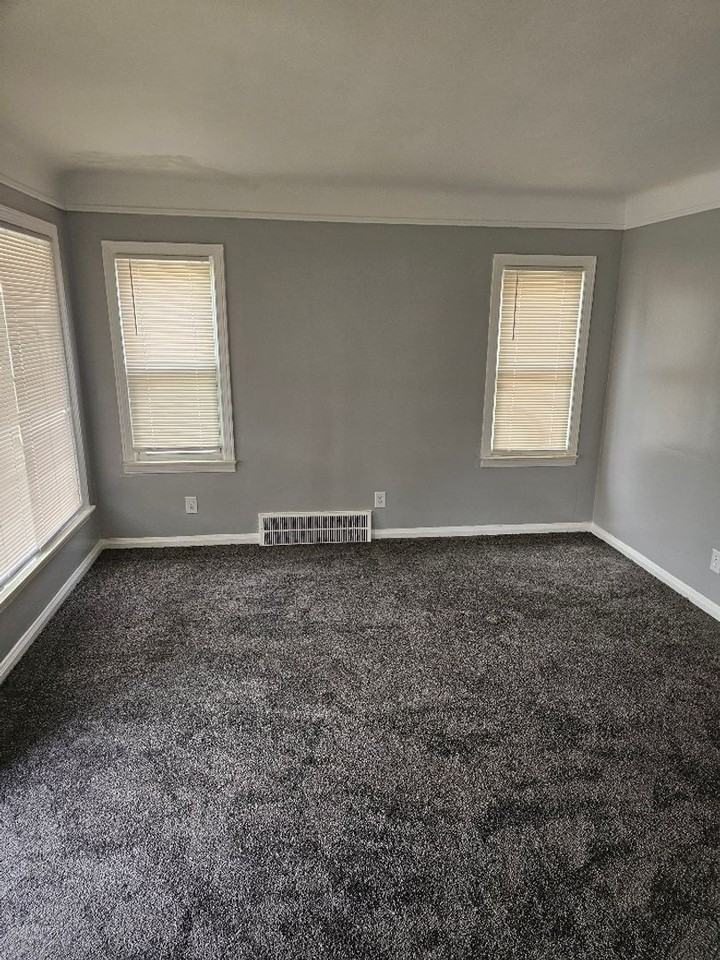 14068 Carlisle St - Photo 3 of 11