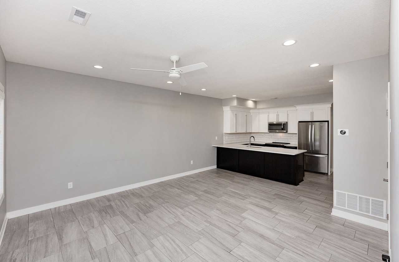620 Se Westown Pkwy - Photo 5 of 29