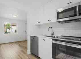 1037 1/2 Litch Ct - Photo 1 of 1