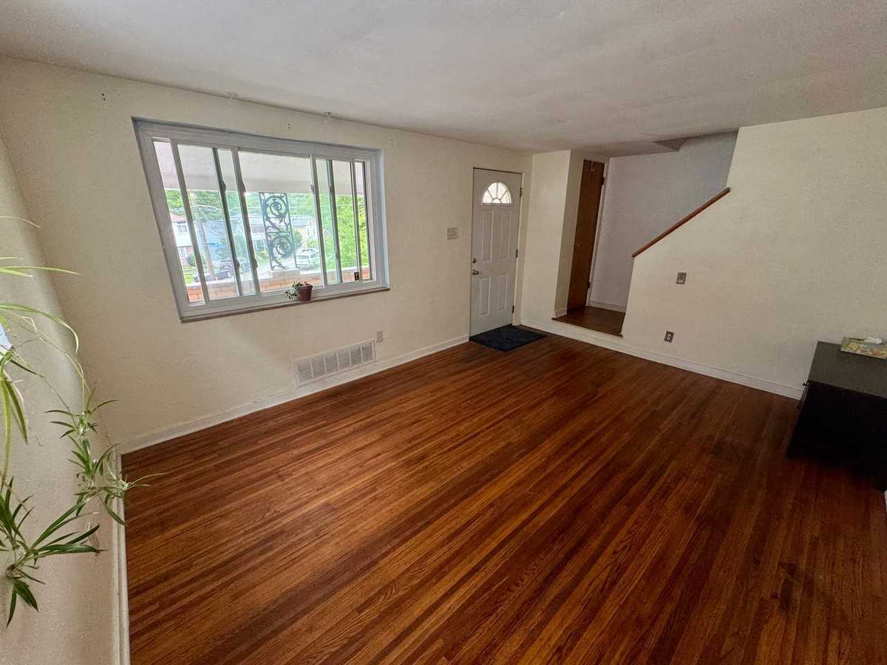 1602 Kiralfy Ave - Photo 7 of 49