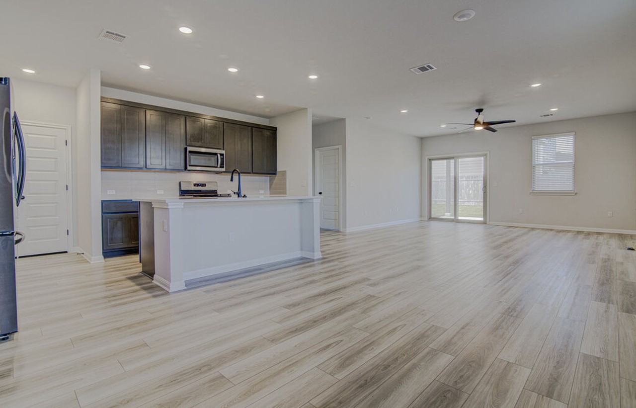 6603 Smarty Jones Ln - Photo 6 of 34