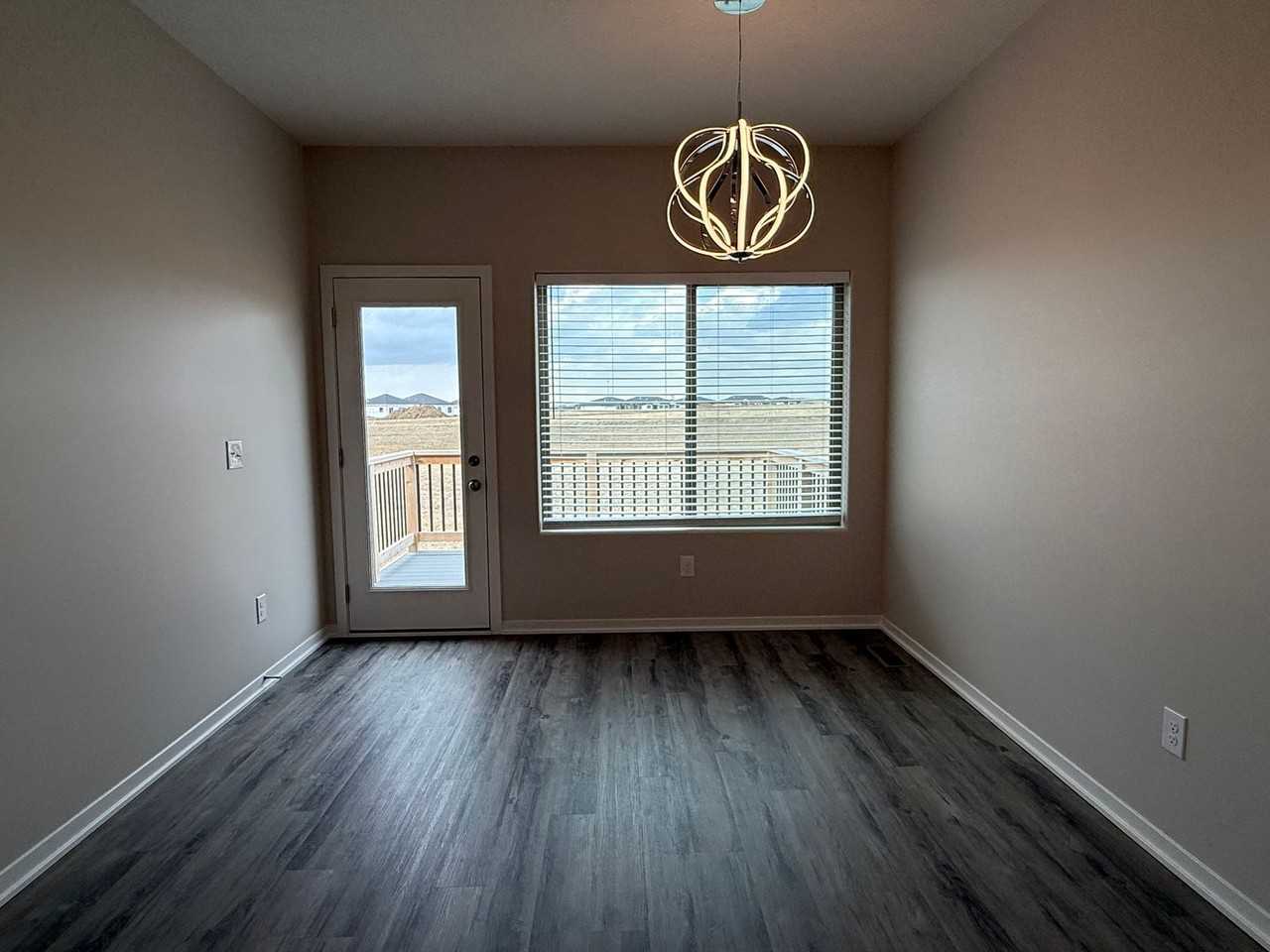 8806 Bristlecone Dr - Photo 6 of 19