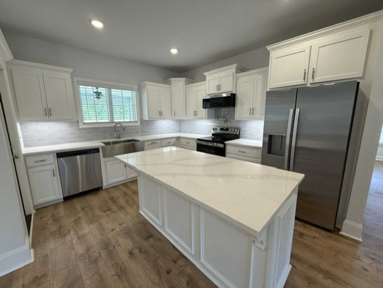 370 Barry Field Cir - Photo 5 of 28