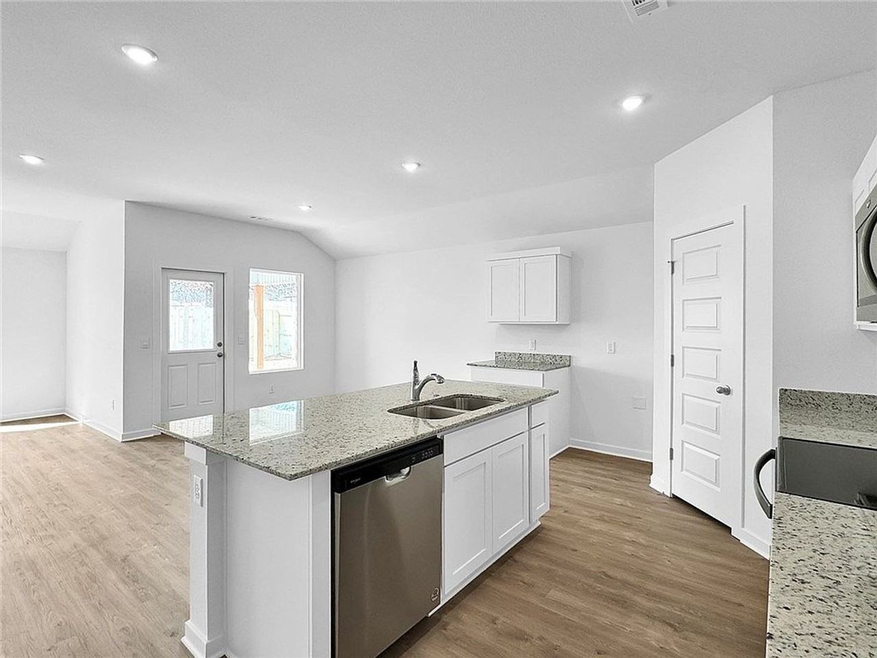 540 Mac St - Photo 4 of 18