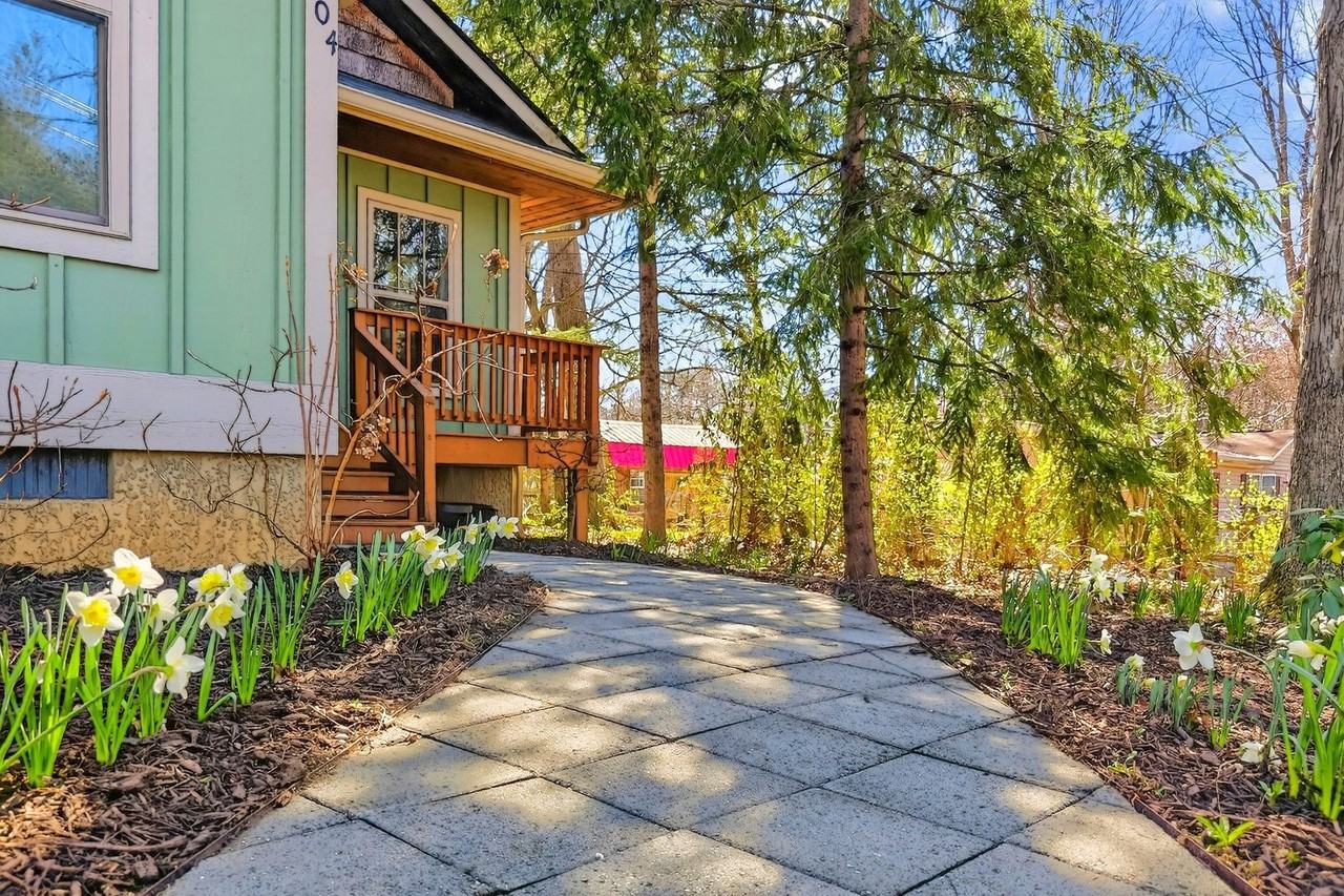 104 Hiawassee Ave - Photo 4 of 30