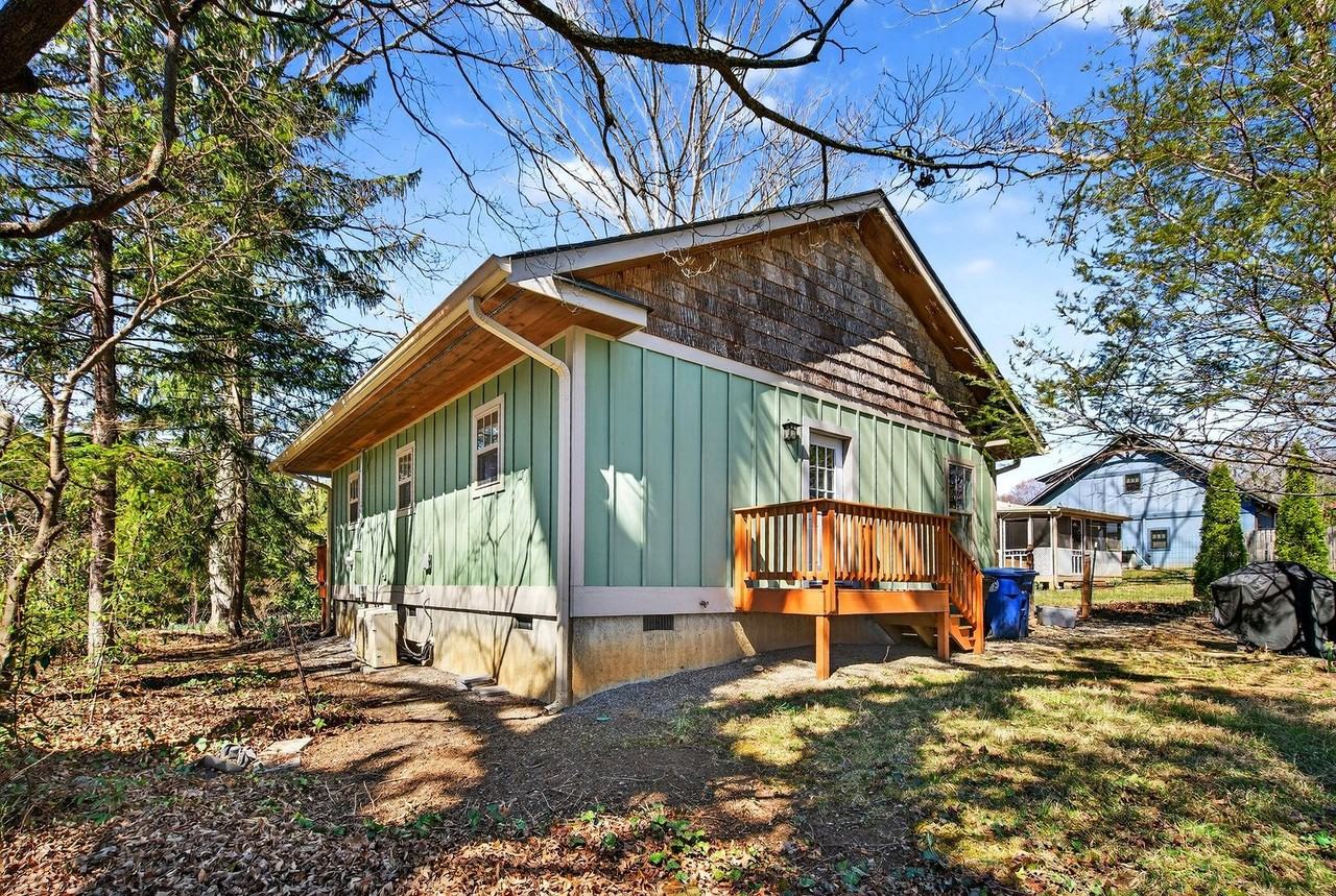 104 Hiawassee Ave - Photo 6 of 30