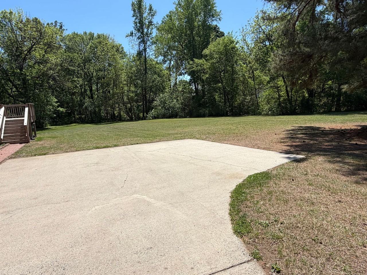 623 Oakgrove Dr - Photo 3 of 29