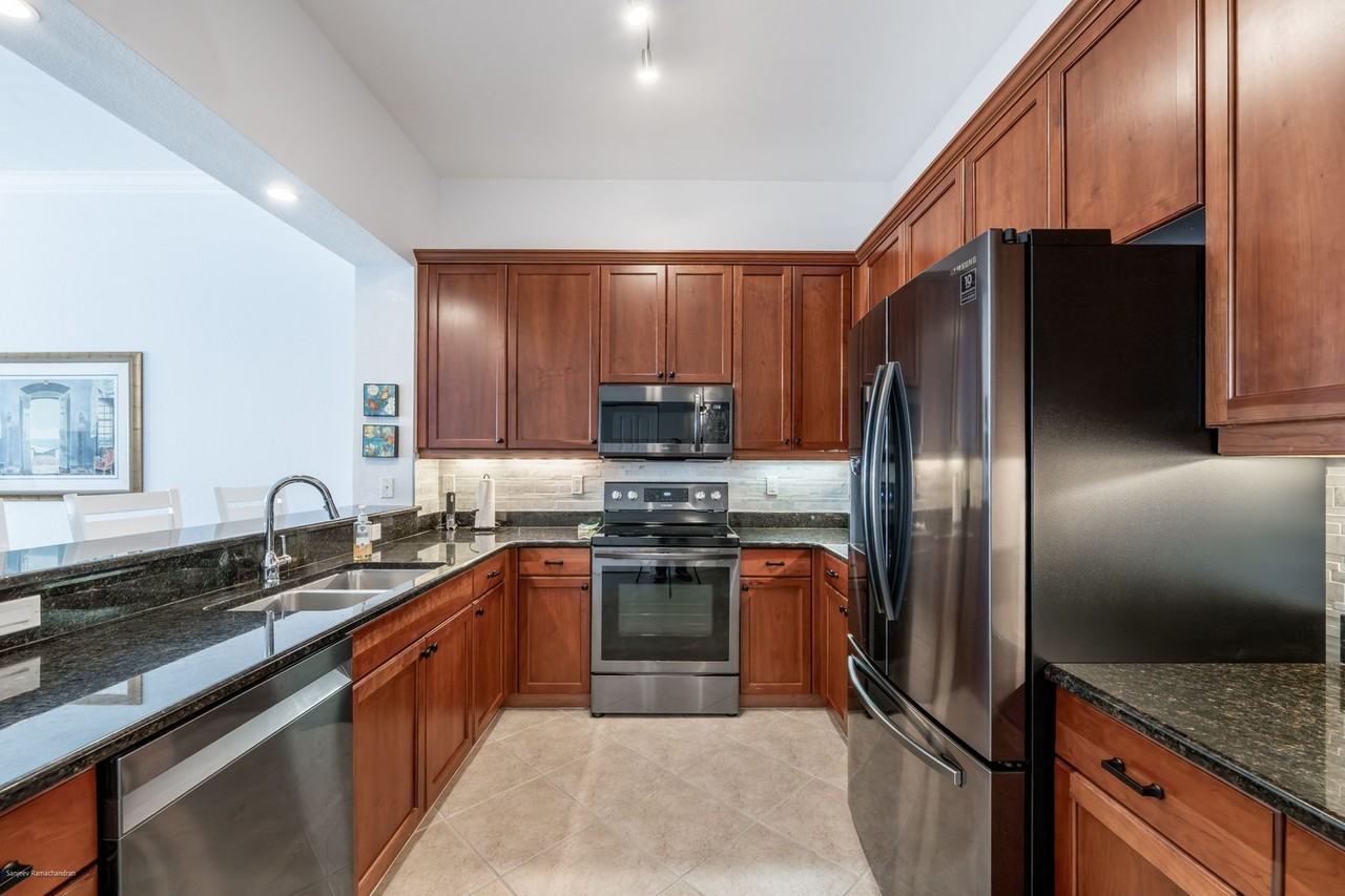 5116 Melbourne St #B303 - Photo 5 of 50