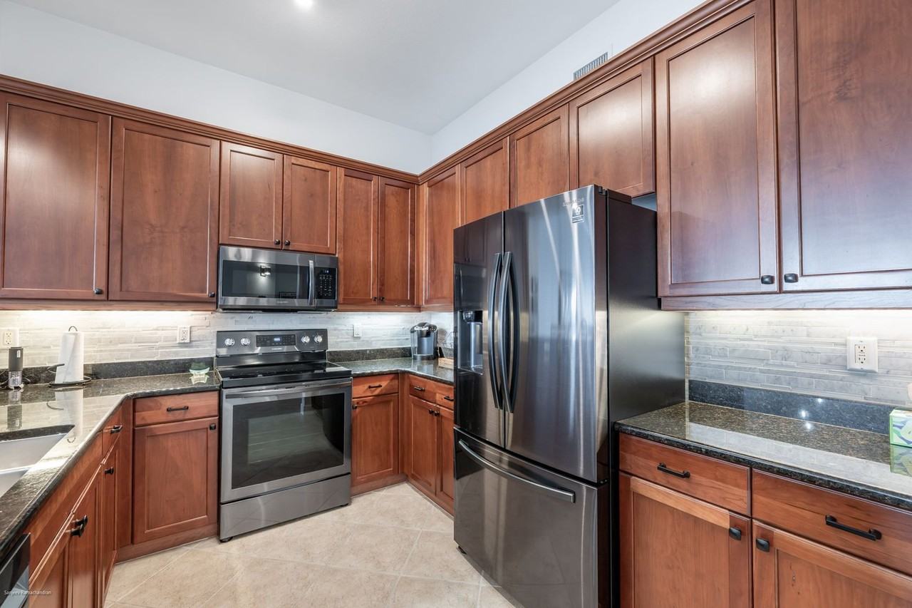 5116 Melbourne St #B303 - Photo 6 of 50