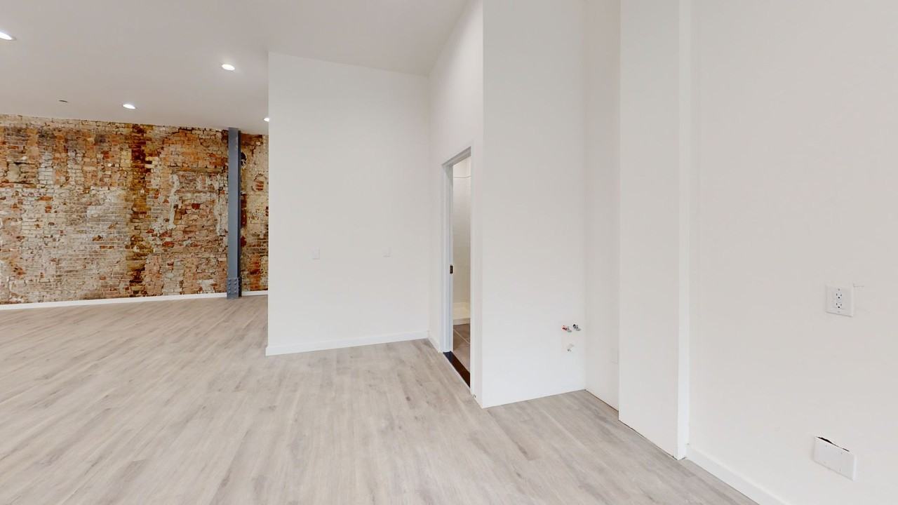 252 Washington St - Photo 3 of 31