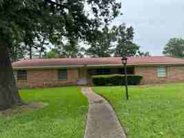 featured image of 1711 Hyacinth Dr