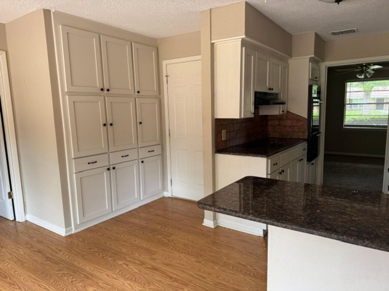 1711 Hyacinth Dr - Photo 3 of 19