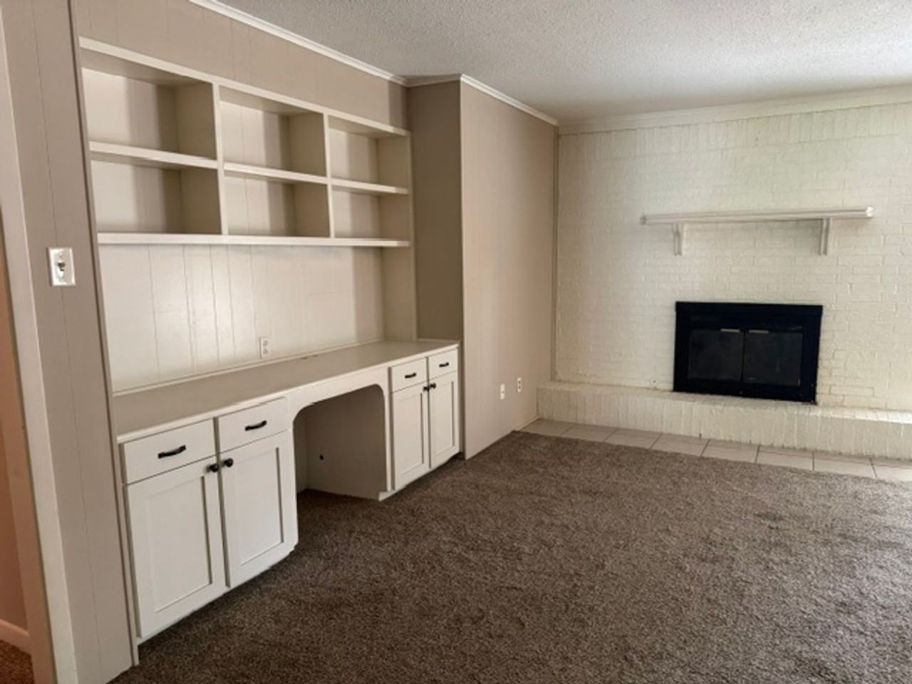 1711 Hyacinth Dr - Photo 5 of 19
