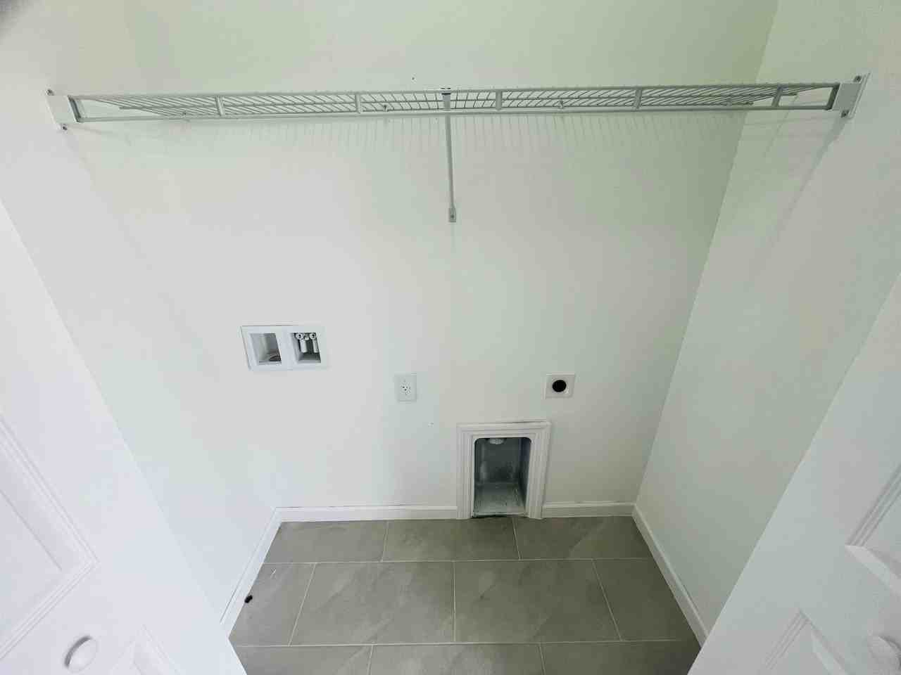 107 W 5th St - Photo 6 of 13
