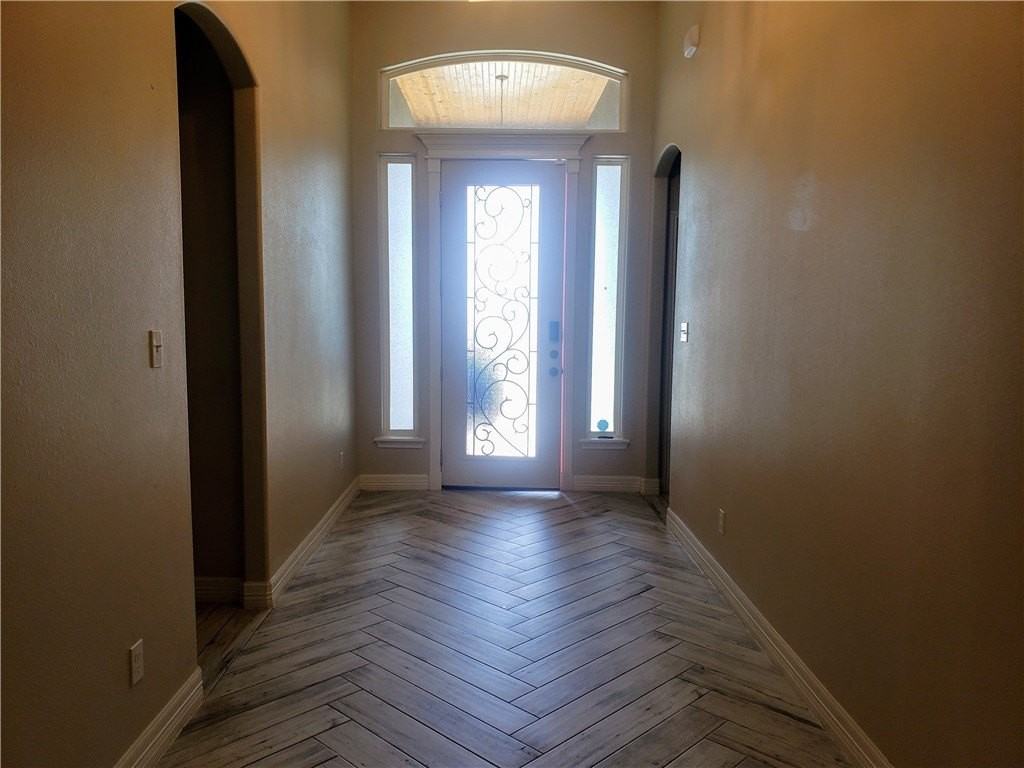 3002 Oakdale Crossing Ct - Photo 2 of 31