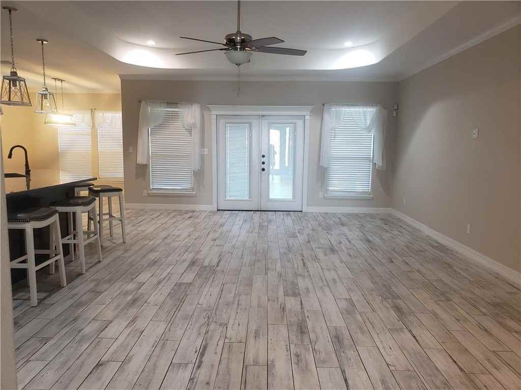 3002 Oakdale Crossing Ct - Photo 3 of 31