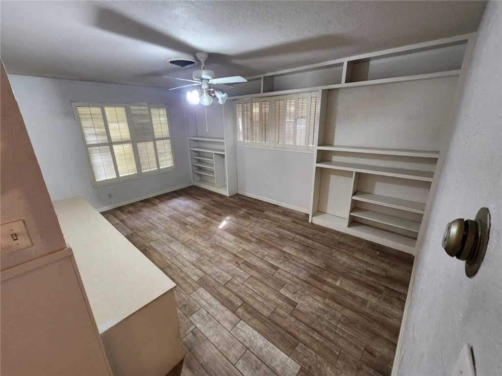 4114 Cork Dr - Photo 6 of 17