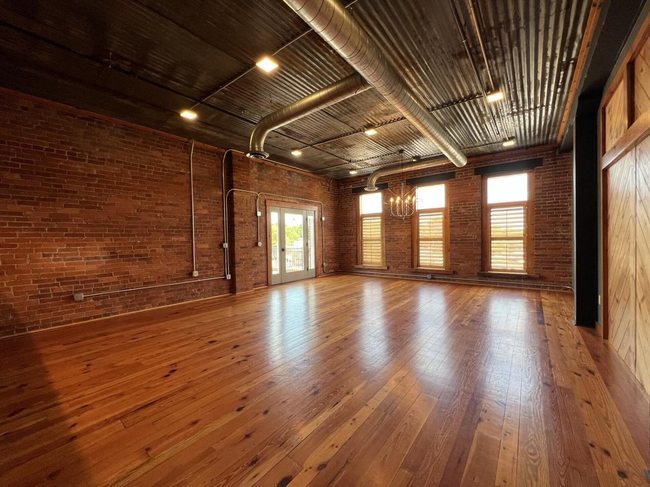 433 S Columbus St #B - Photo 2 of 19