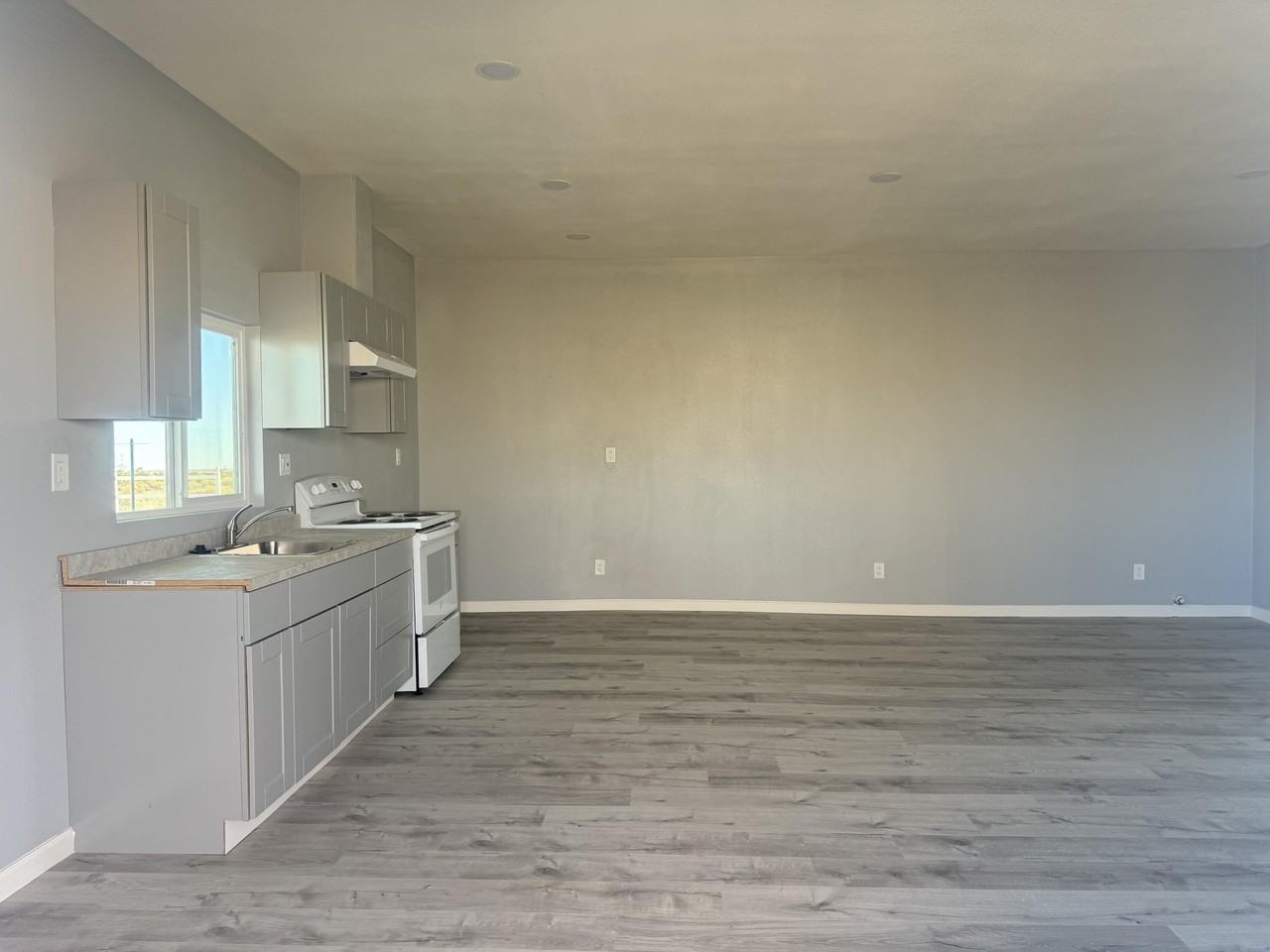 2405 Monterey Unit#2 Avenue - Photo 2 of 6