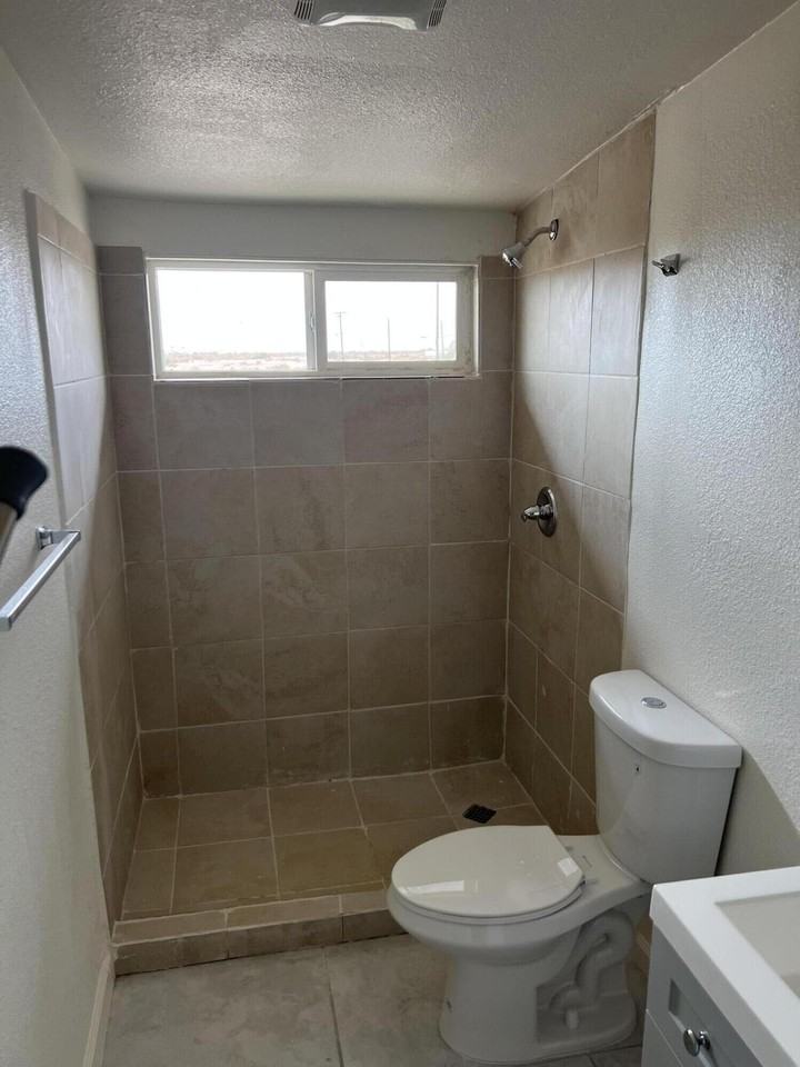 2542 Sea View Dr #4 - Photo 3 of 3